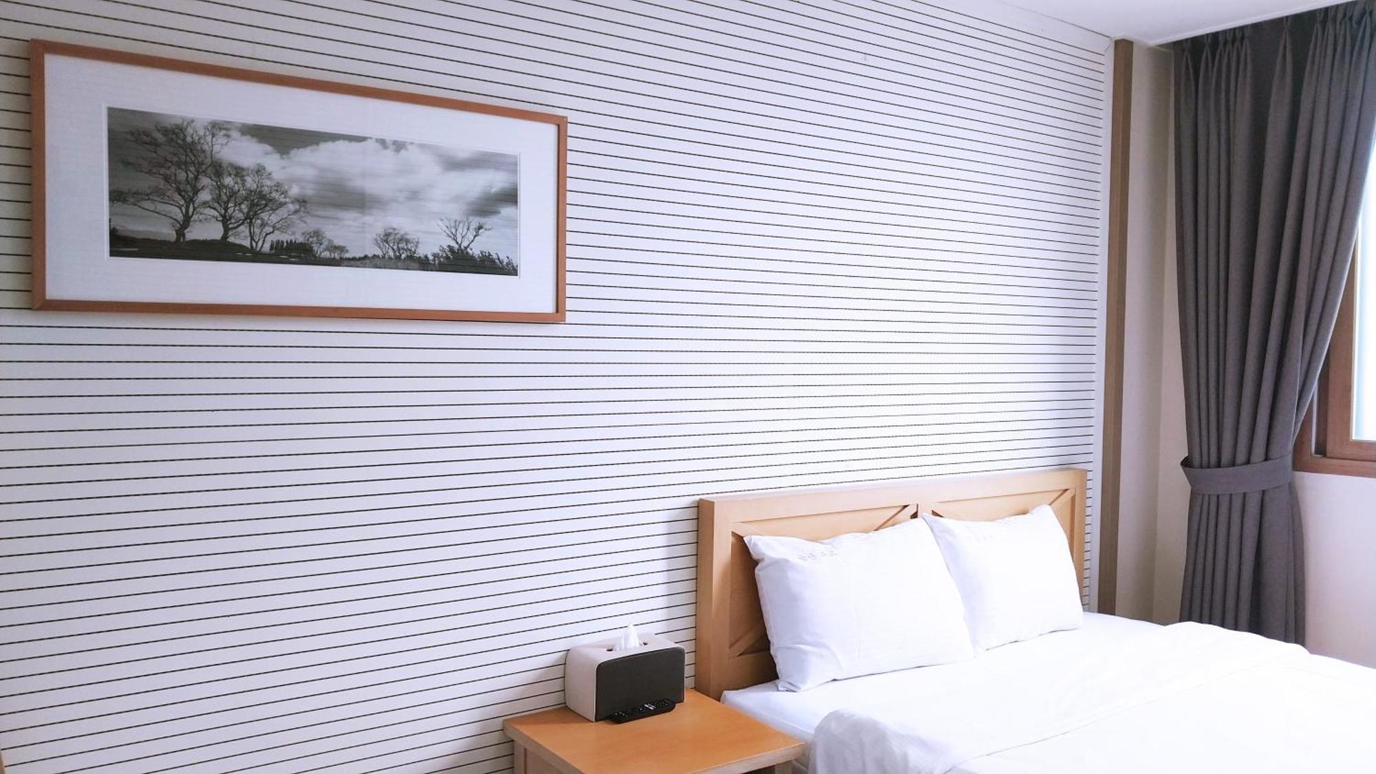 Golden Park Hotel Jeju Esterno foto